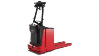 Transpaletul automatizat pentru înălțimi reduse T-MATIC core de la Linde MH automatizează încărcarea camioanelor în zona de expediere a mărfurilor.