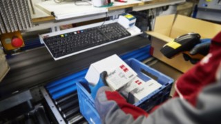 Piese de schimb Linde în depozit Piesele de schimb Linde sunt ambalate împreună din depozit pentru clienți