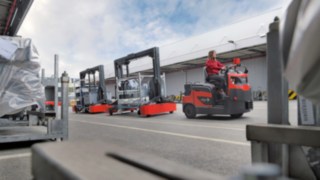 Indiferent dacă este în interior sau în exterior: remorcile de tren logistic LT10 - LT20 C și LT10 - LT16 B/BM sunt versatile.