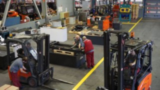 Stație de recondiționare pentru stivuitoare second hand Stație de recondiționare pentru stivuitoare second hand