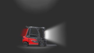 Un stivuitor electric de la Linde MH, echipat cu Benzi Linde LED.