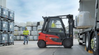 Linde X25 în incinta fabricii CEMEX