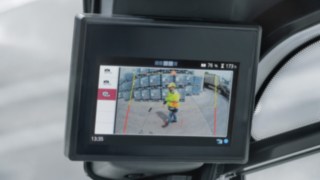 Display-ul Reverse Assist Camera