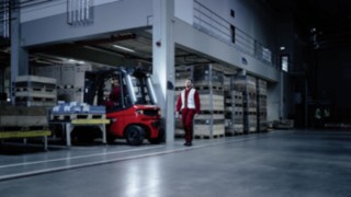 Linde Motion Detection în utilizare într-un depozit întunecat