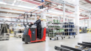Noile echipamente de tractare Linde P40 C, P40 C B și P60 C, de la Linde Material Handling Noile echipamente de tractare Linde P40 C, P40 C B și P60 C, de la Linde Material Handling