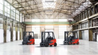 Stivuitoarele de la Linde Material Handling sunt cele mai importante ajutoare în intralogistică.