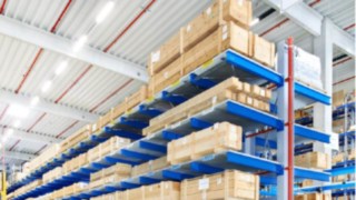 Rastele metalice pentru depozitare marfuri lungi Rastele metalice pentru depozitare marfuri lungi